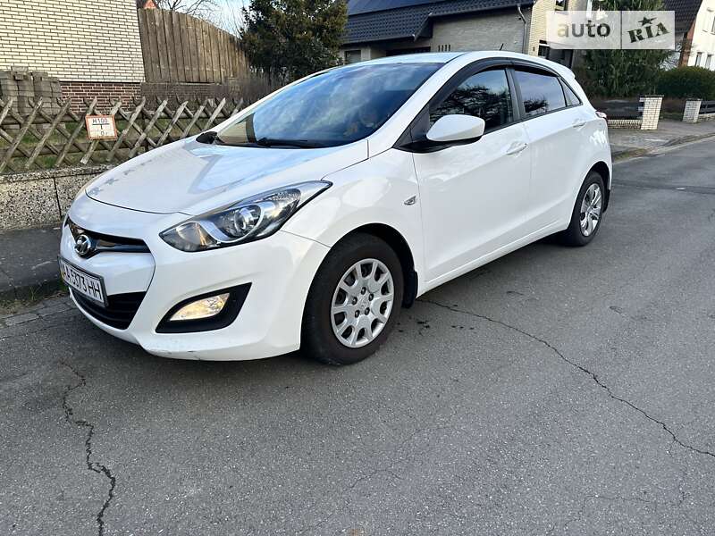 2012 hyundai i30