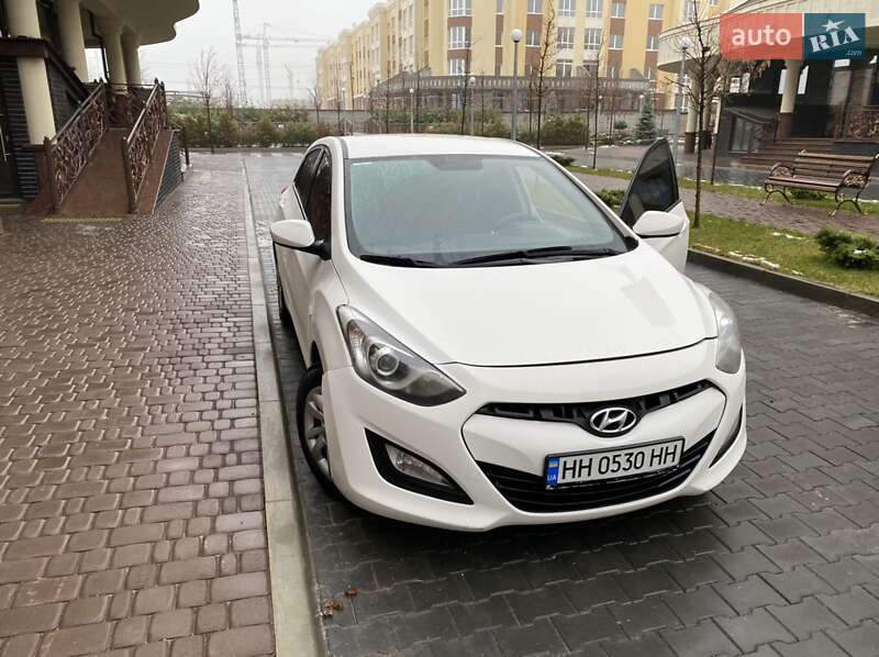 2013 hyundai i30