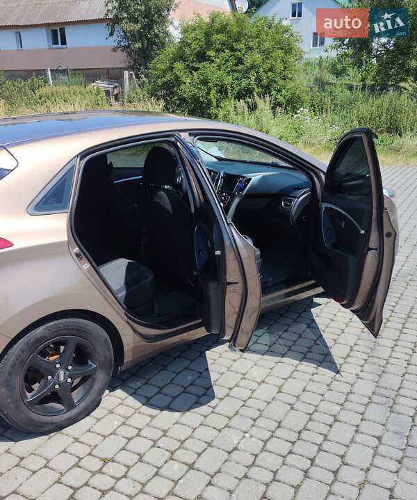 2014 hyundai i30