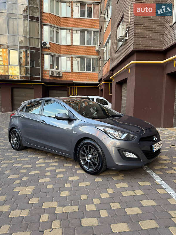 2014 hyundai i30