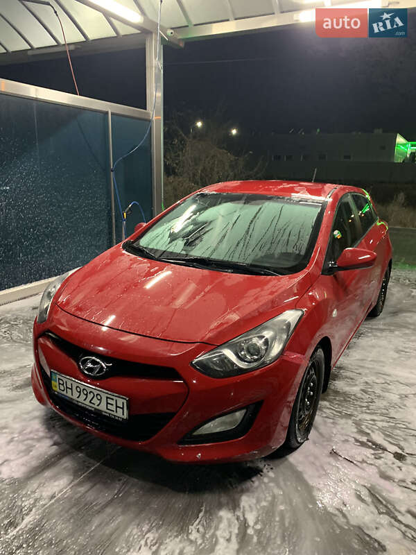 2012 hyundai i30
