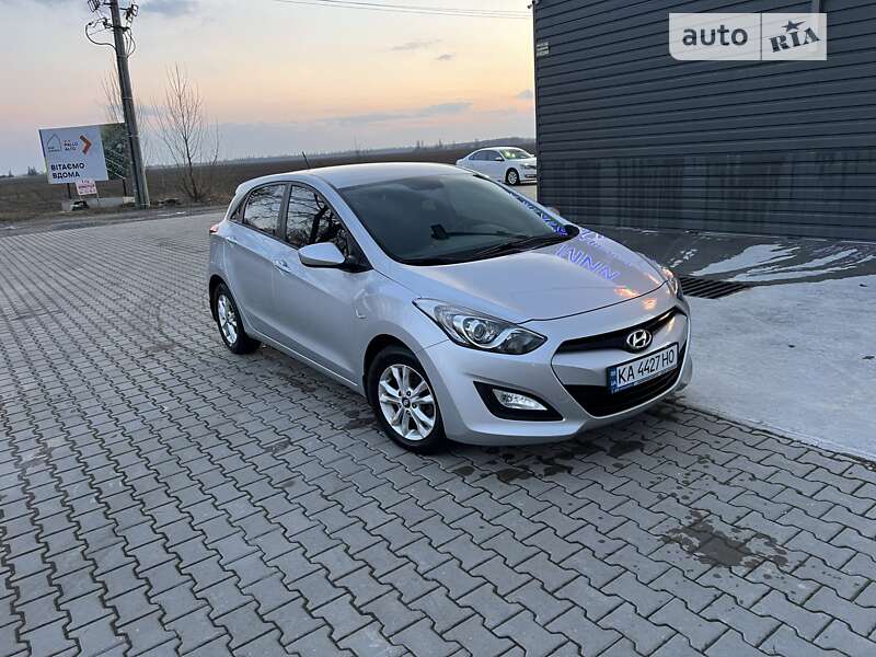2012 hyundai i30