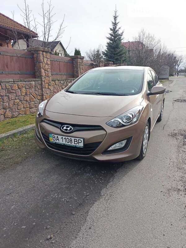 2012 hyundai i30