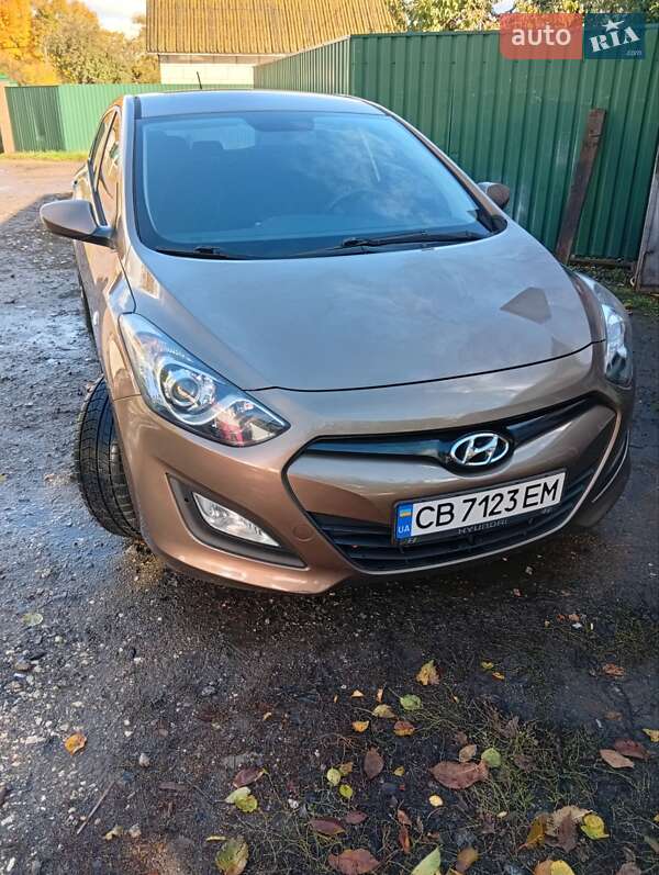 2012 hyundai i30