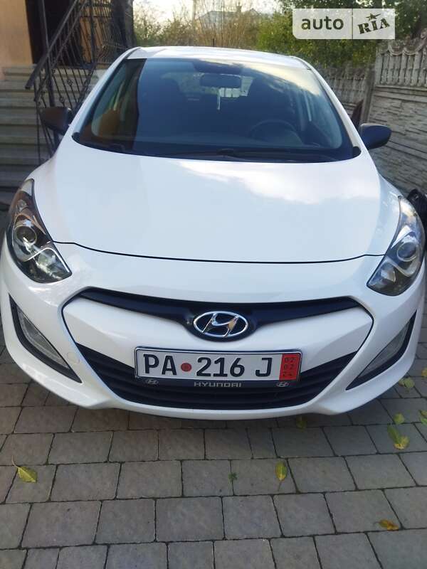 2012 hyundai i30