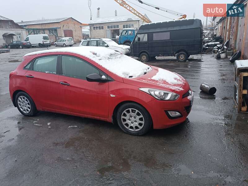 2012 hyundai i30