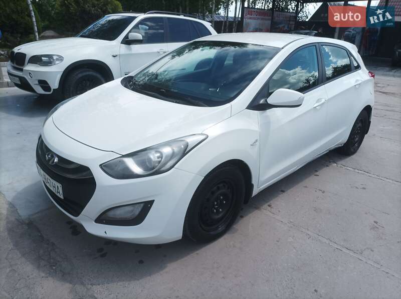 2012 hyundai i30