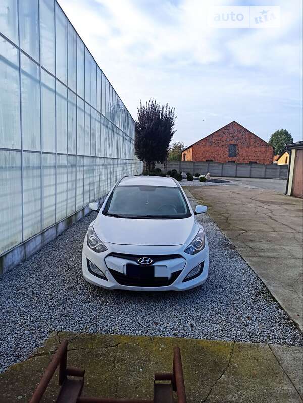 2014 hyundai i30