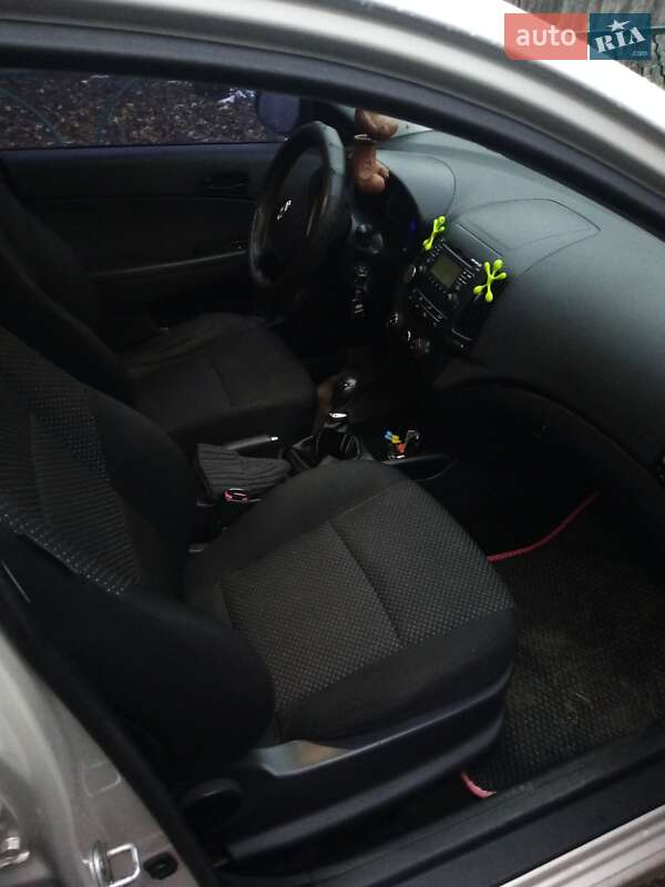 2010 hyundai i30