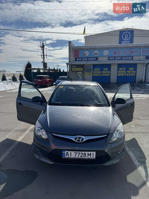 2011 hyundai i30