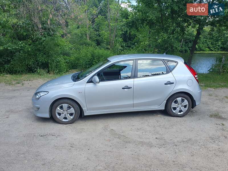 2011 hyundai i30