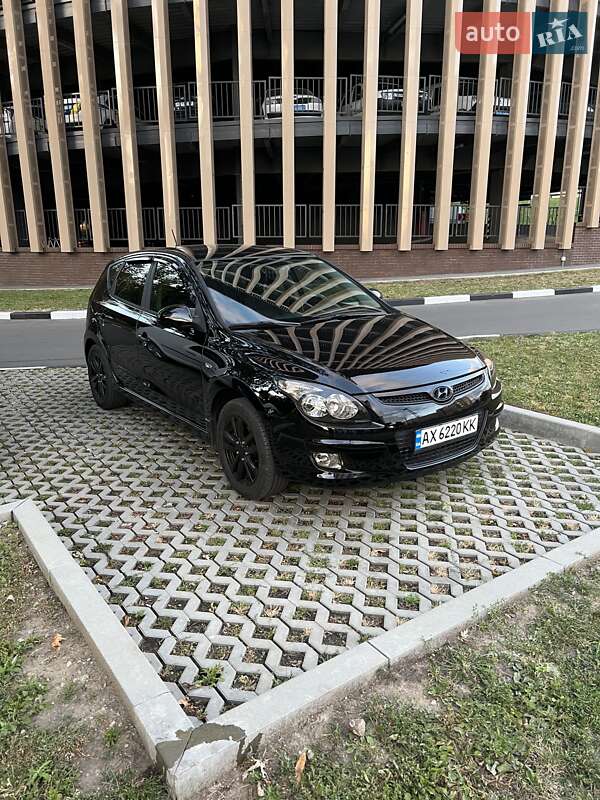 2011 hyundai i30