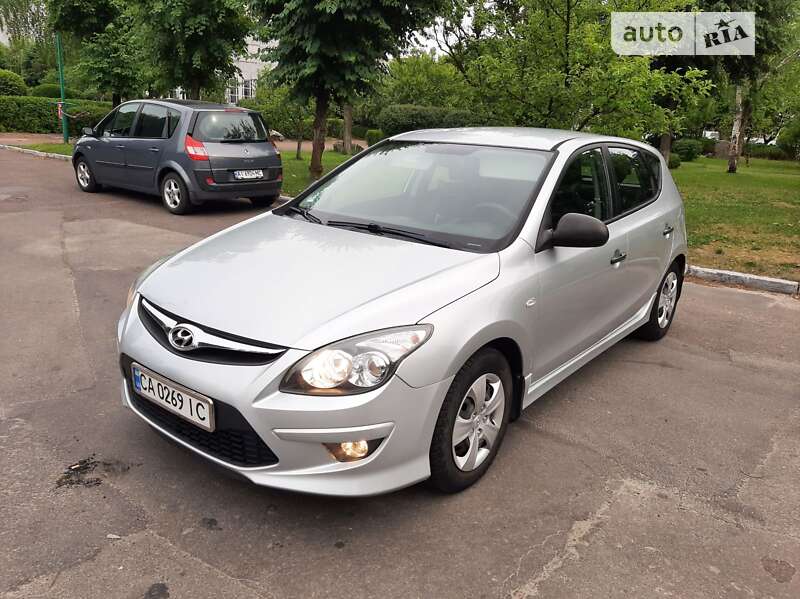 2011 hyundai i30