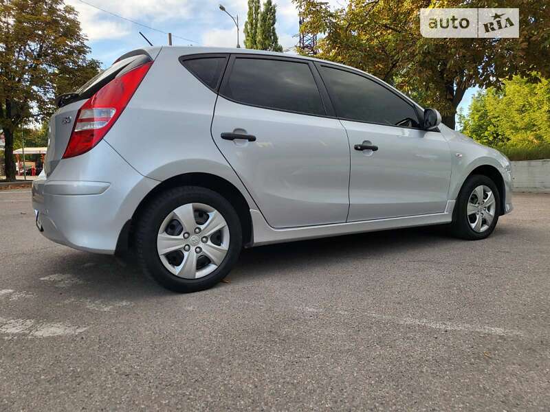 2011 hyundai i30
