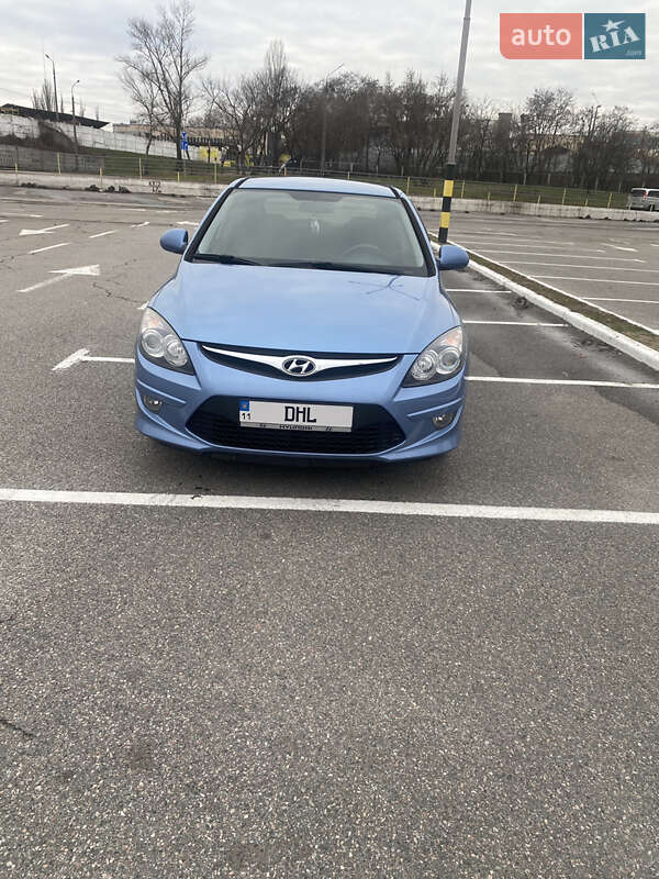 2011 hyundai i30