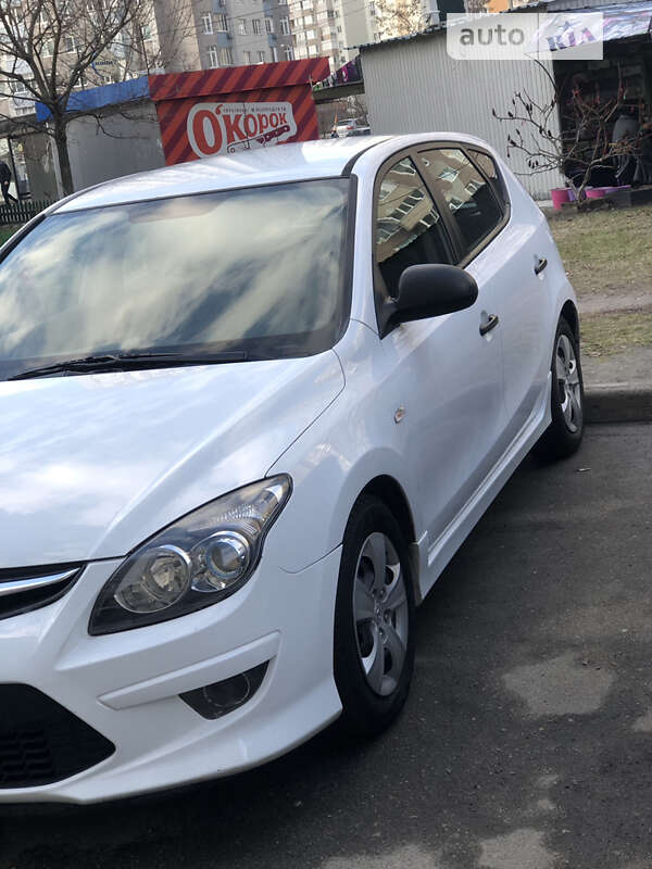 2011 hyundai i30