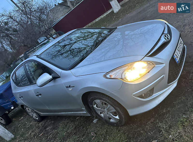 2011 hyundai i30