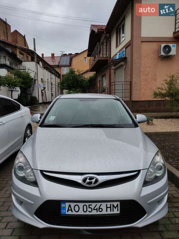 2011 hyundai i30