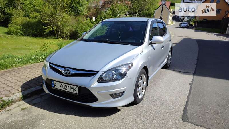 2011 hyundai i30