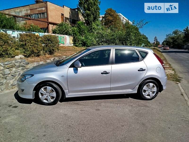 2011 hyundai i30