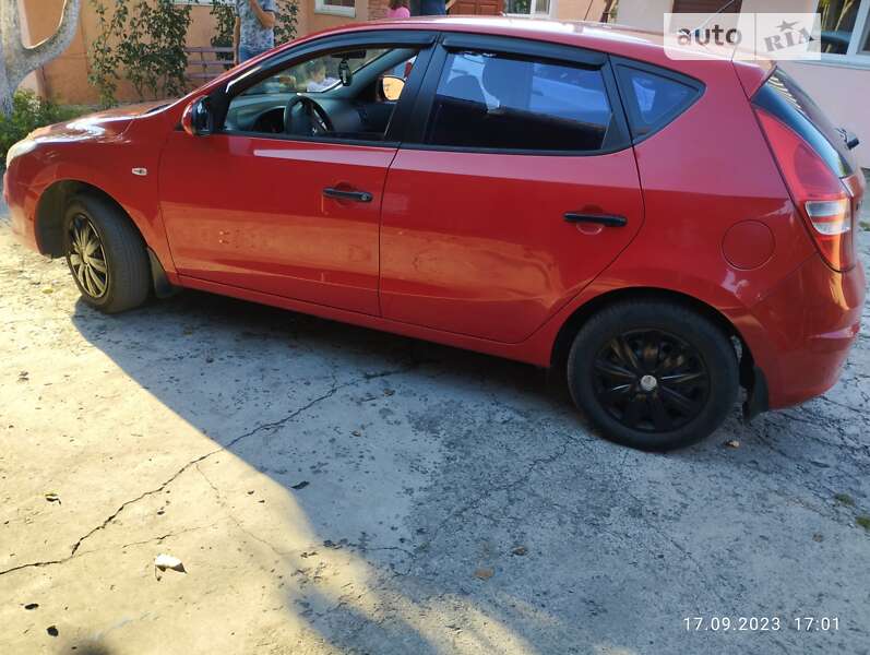 2010 hyundai i30