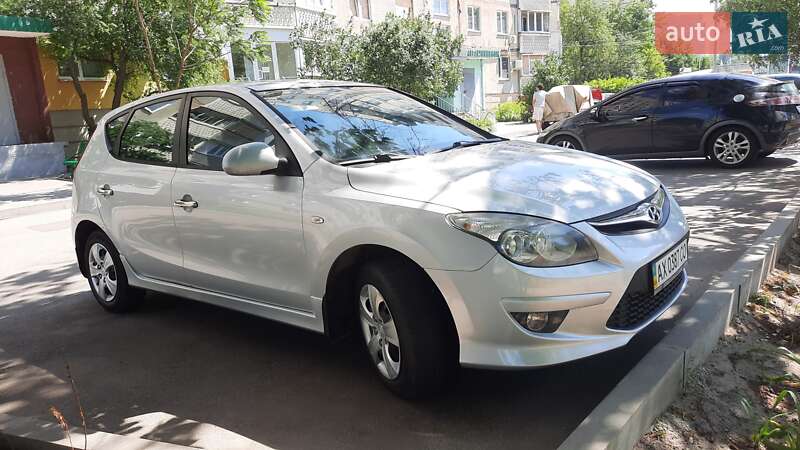 2011 hyundai i30