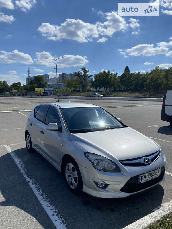 2011 hyundai i30