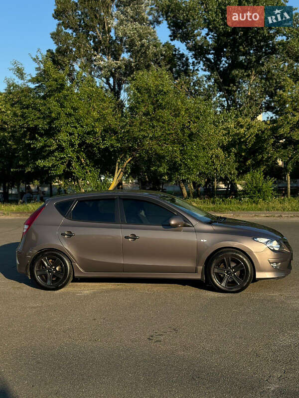 2011 hyundai i30