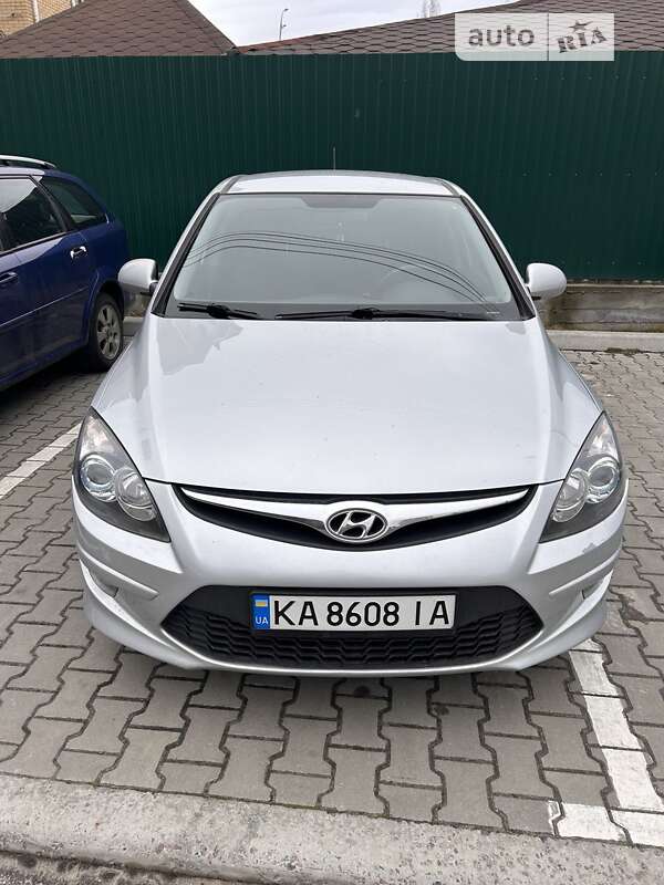 2011 hyundai i30