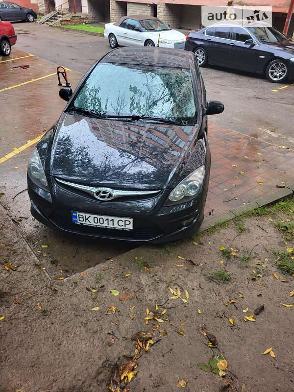 2011 hyundai i30