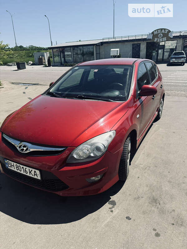 2011 hyundai i30