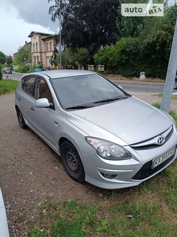 2011 hyundai i30