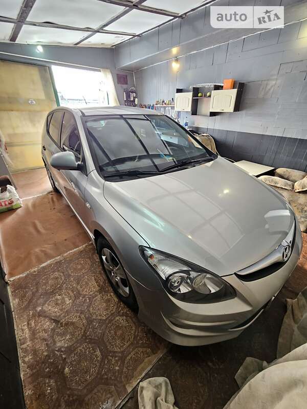 2011 hyundai i30