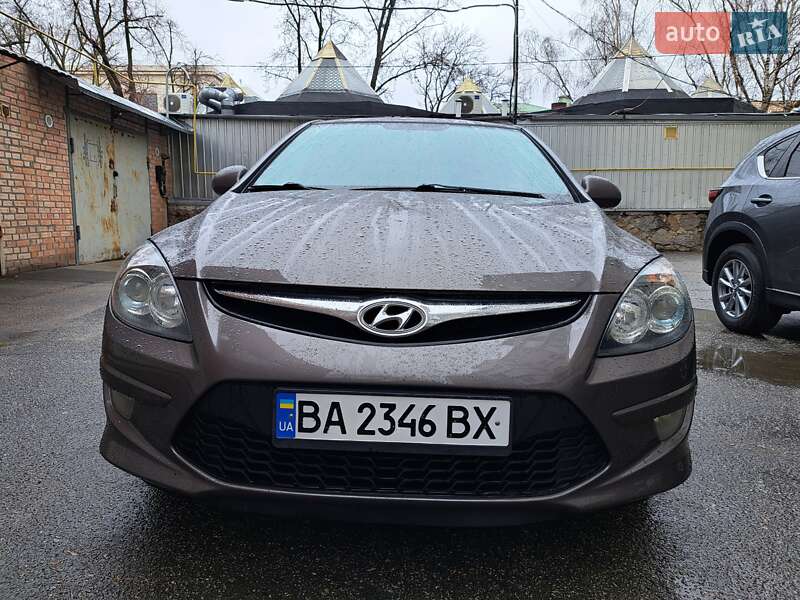 2011 hyundai i30