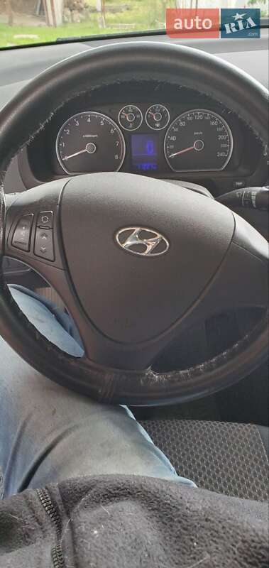 2012 hyundai i30