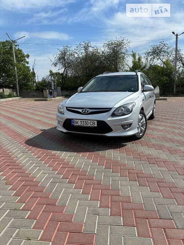 2011 hyundai i30