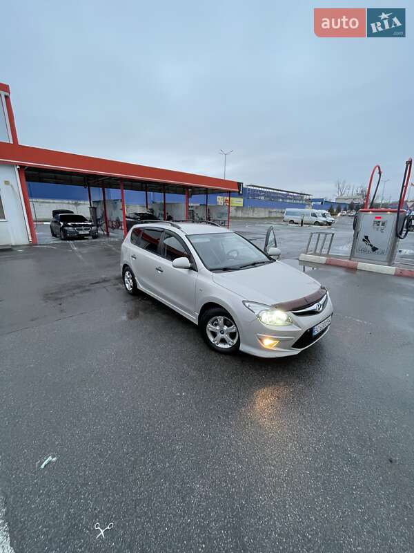 2011 hyundai i30