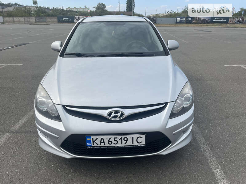 2011 hyundai i30
