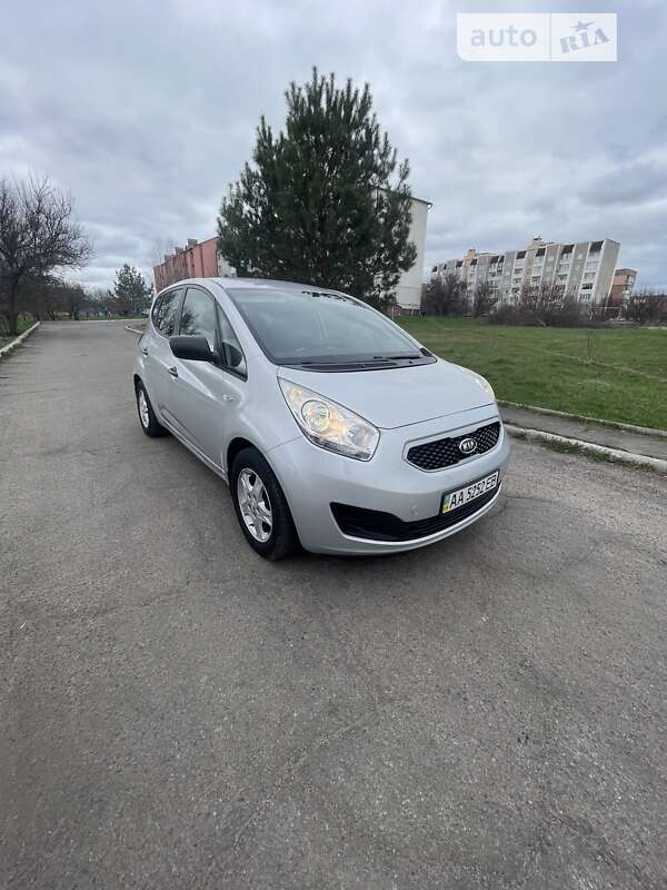 2010 kia venga