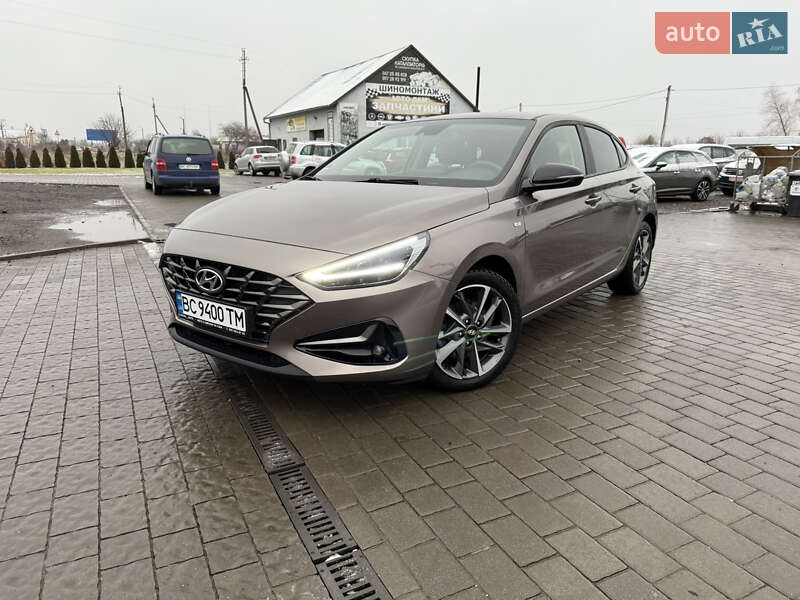 2022 hyundai i30