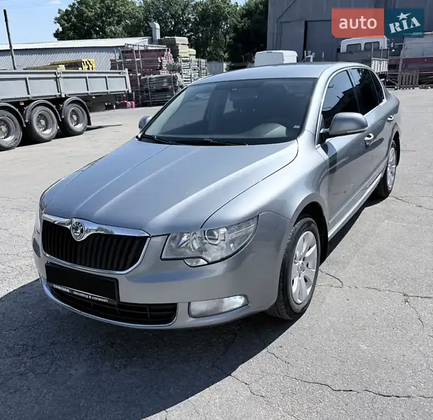 2011 skoda superb