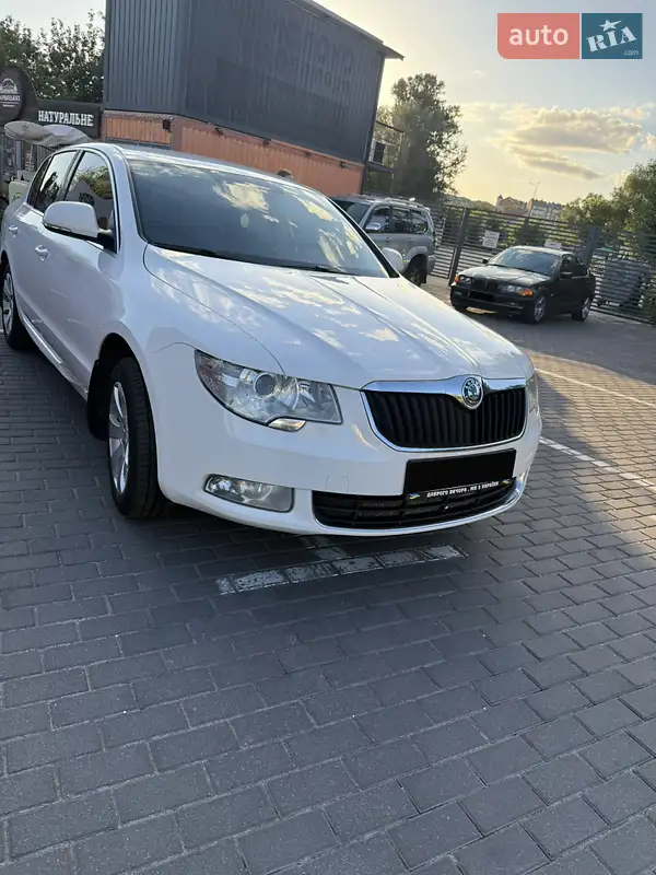2012 skoda superb