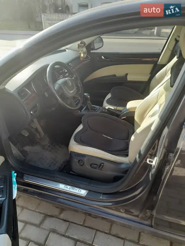 2010 skoda superb