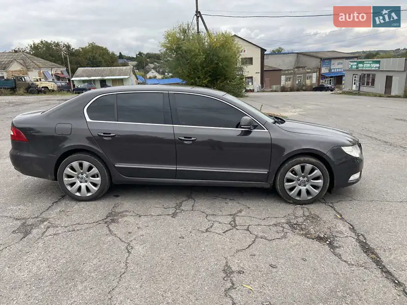 2011 skoda superb
