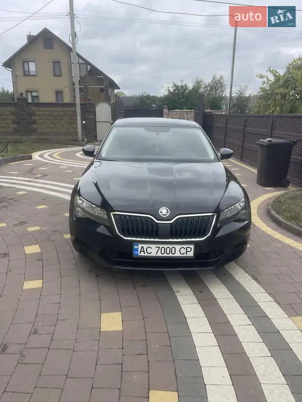 2016 skoda superb