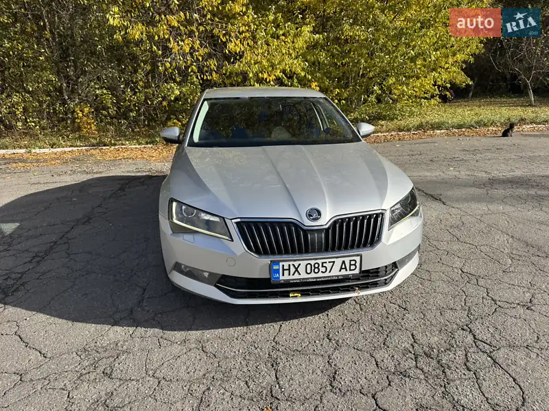 2016 skoda superb