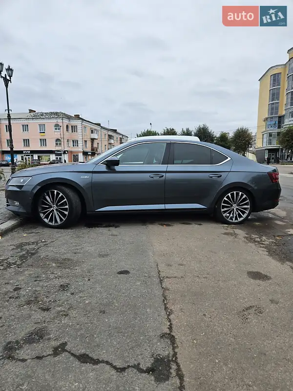 2016 skoda superb