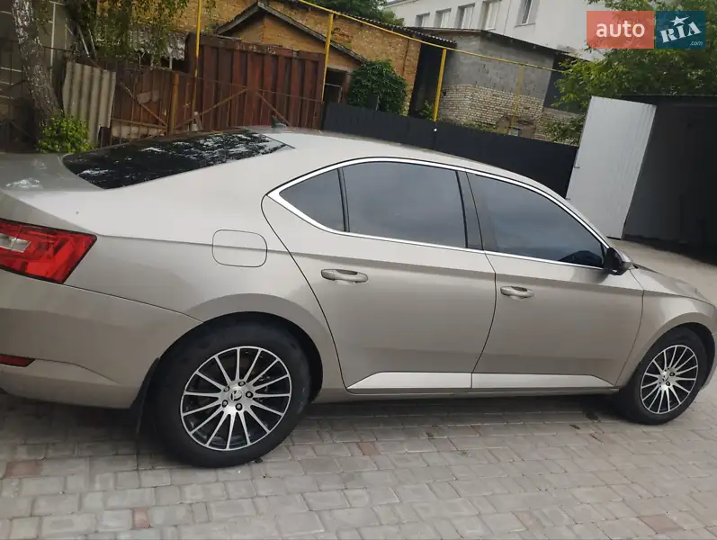 2016 skoda superb