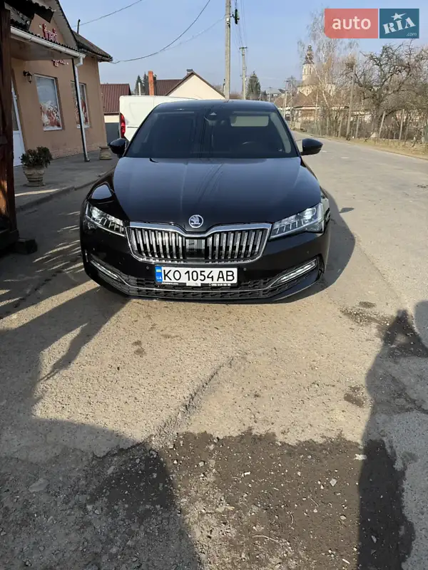 2019 skoda superb