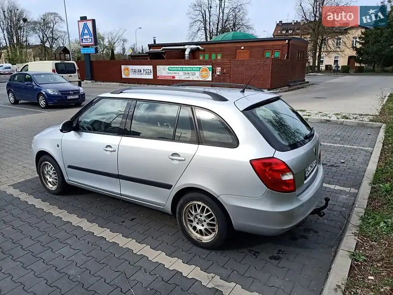 2010 skoda fabia